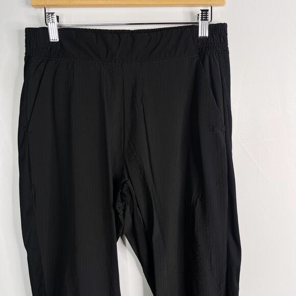 Athleta 8 Black Textured Brooklyn Jogger Pants Athleisure Featherweight Woven - Picture 3 of 13